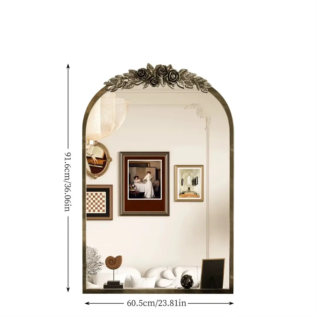 Grand miroir mural baroque doré avec roses sculptées