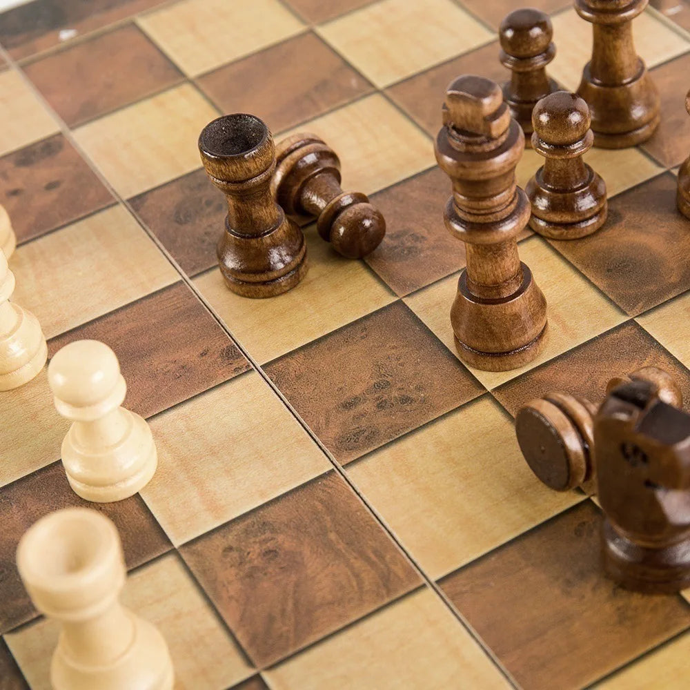 ÉCHIQUIER PLIABLE EN BOIS 3 EN 1 – ÉCHECS, DAMES & BACKGAMMON