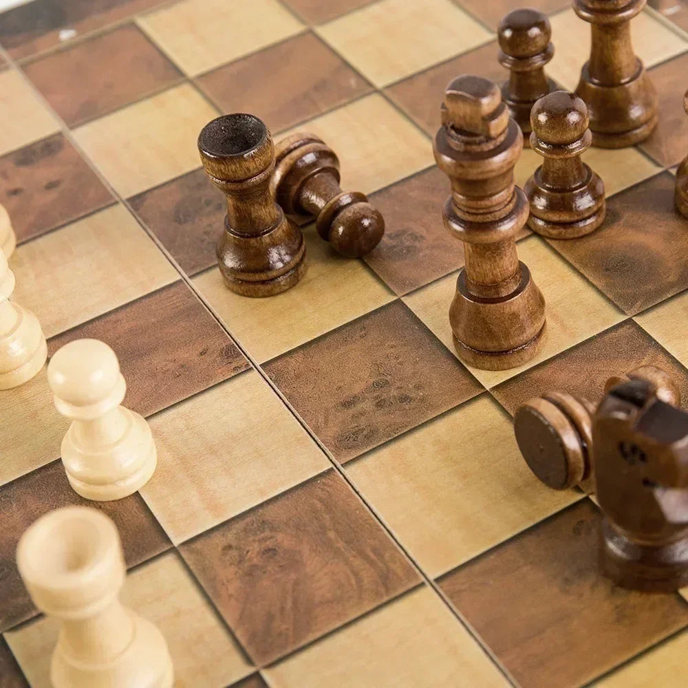 ÉCHIQUIER PLIABLE EN BOIS 3 EN 1 – ÉCHECS, DAMES & BACKGAMMON