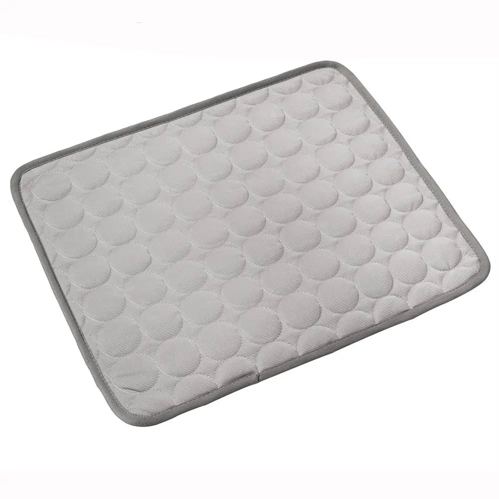 TAPIS RAFRAÎCHISSANT POUR CHIEN & CHAT – FRAÎCHEUR INSTANTANÉE EN ÉTÉ