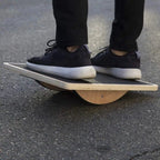 PLANCHE D’ÉQUILIBRE EN BOIS – STABILITÉ, GAINAGE & RENFORCEMENT