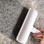 BROSSE ANTI-POILS RÉUTILISABLE – ÉLIMINEZ LES POILS EN UN SEUL GESTE