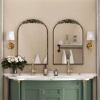Grand miroir mural baroque doré avec roses sculptées